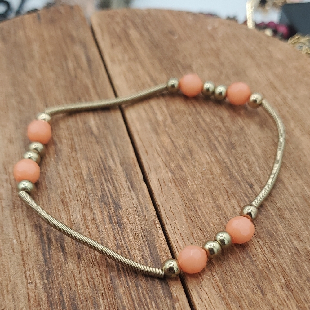 Chic Gold Tone and Peach Beaded Stretch Bracelet B3423